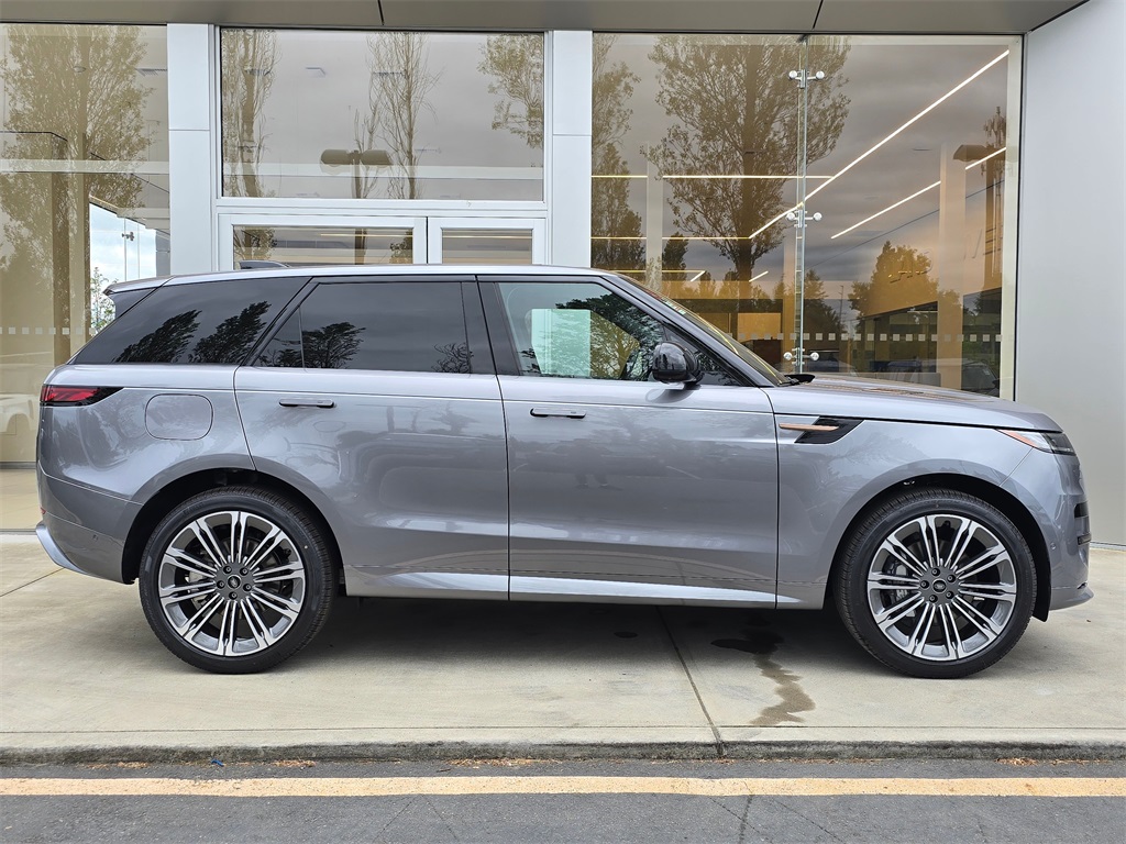 2025 Land Rover Range Rover Sport SE photo 7