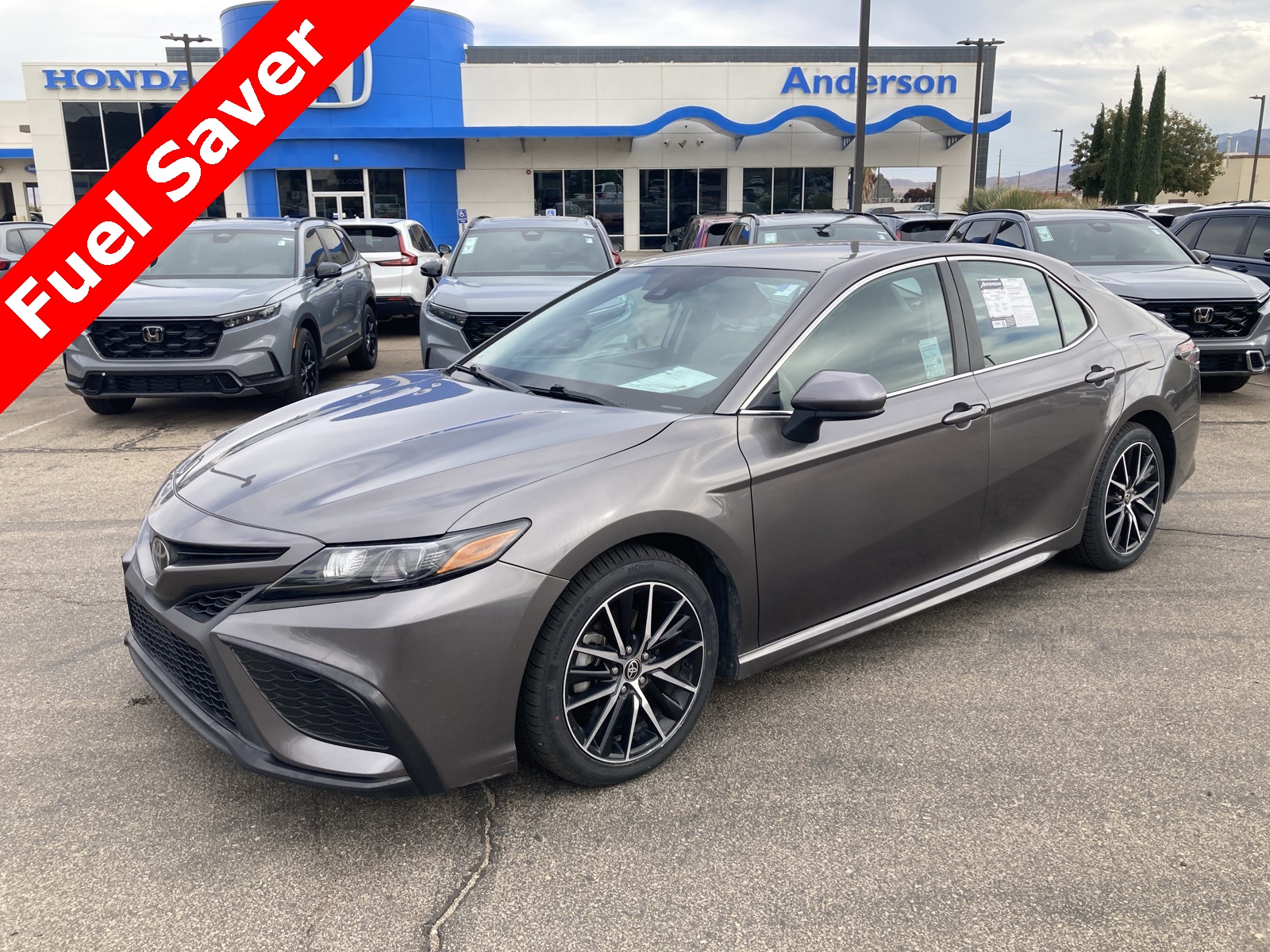 2021 Toyota Camry SE's photo