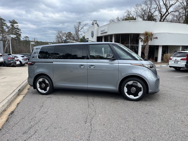 2025 Volkswagen ID. Buzz Pro S photo 2