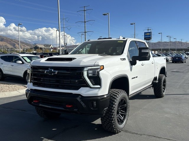 2025 Chevrolet Silverado 3500HD LTZ photo 2