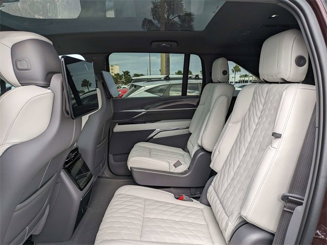 2025 Cadillac Escalade IQ Luxury photo 14
