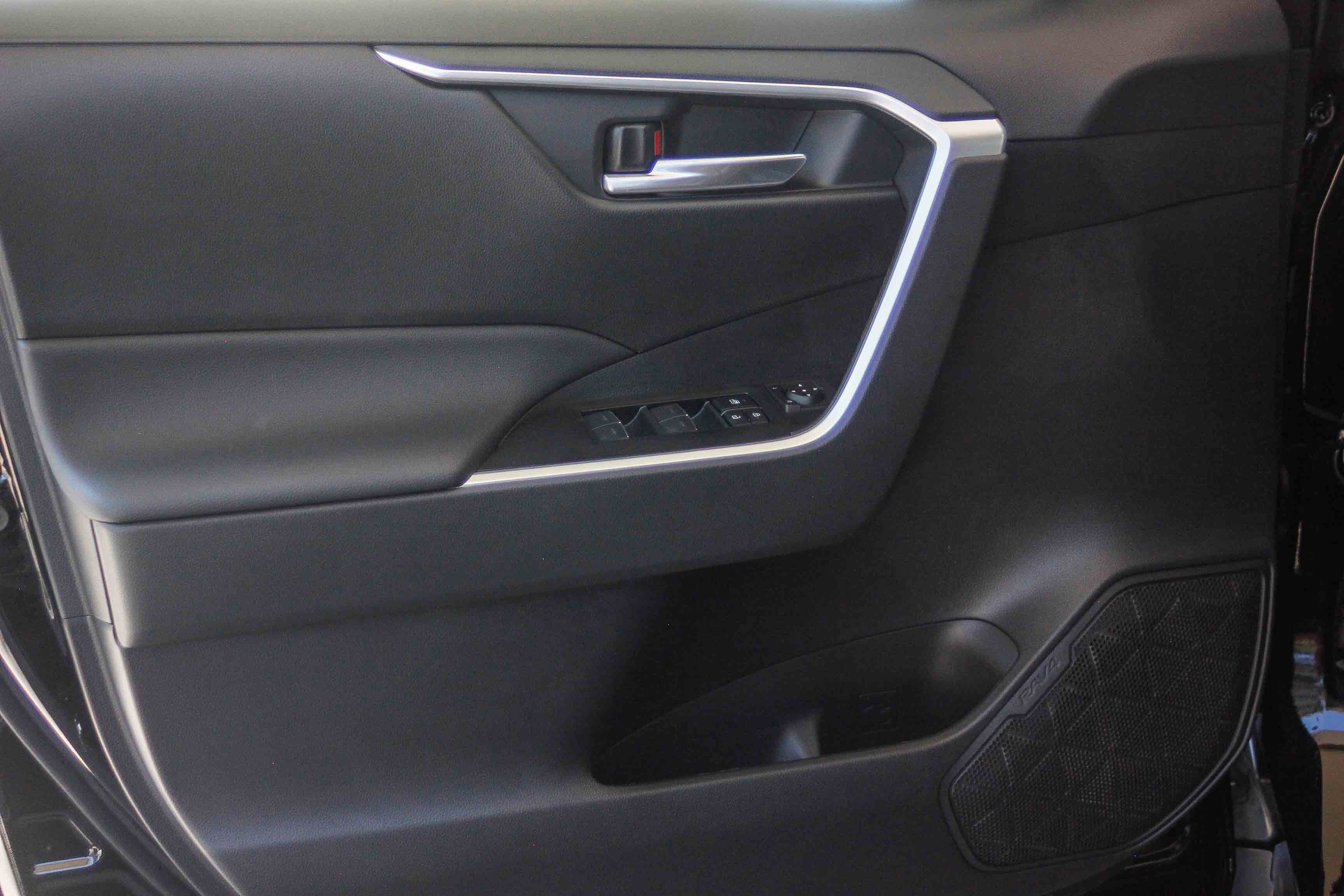 2025 Toyota RAV4 XLE Premium photo 20