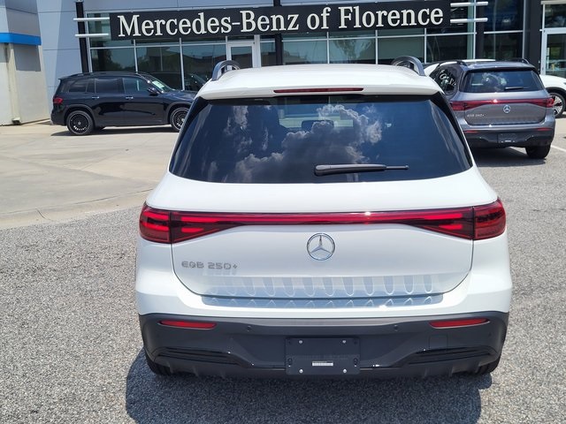 2024 Mercedes Benz EQB photo 3