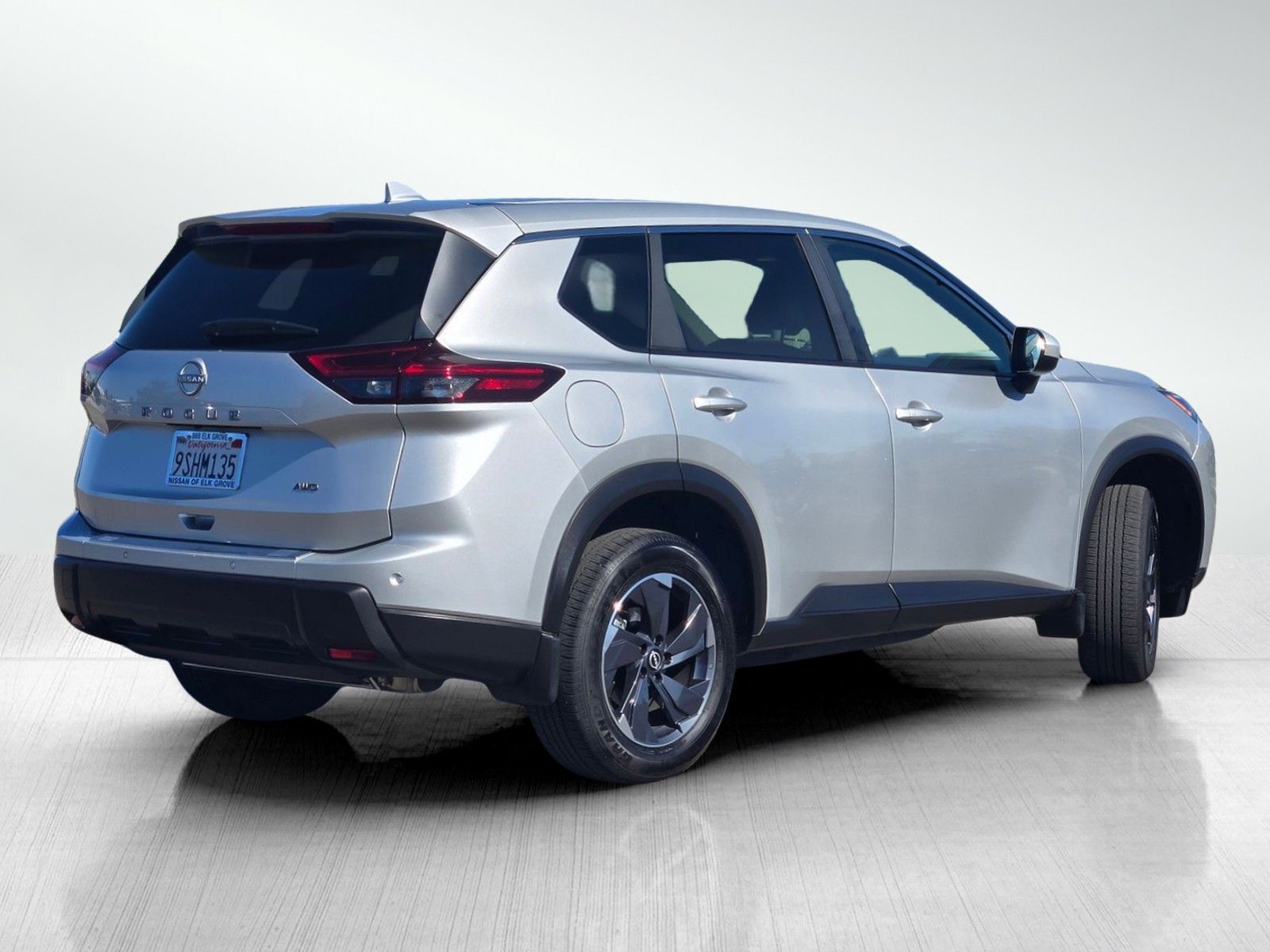2025 Nissan Rogue AWD SV photo 3