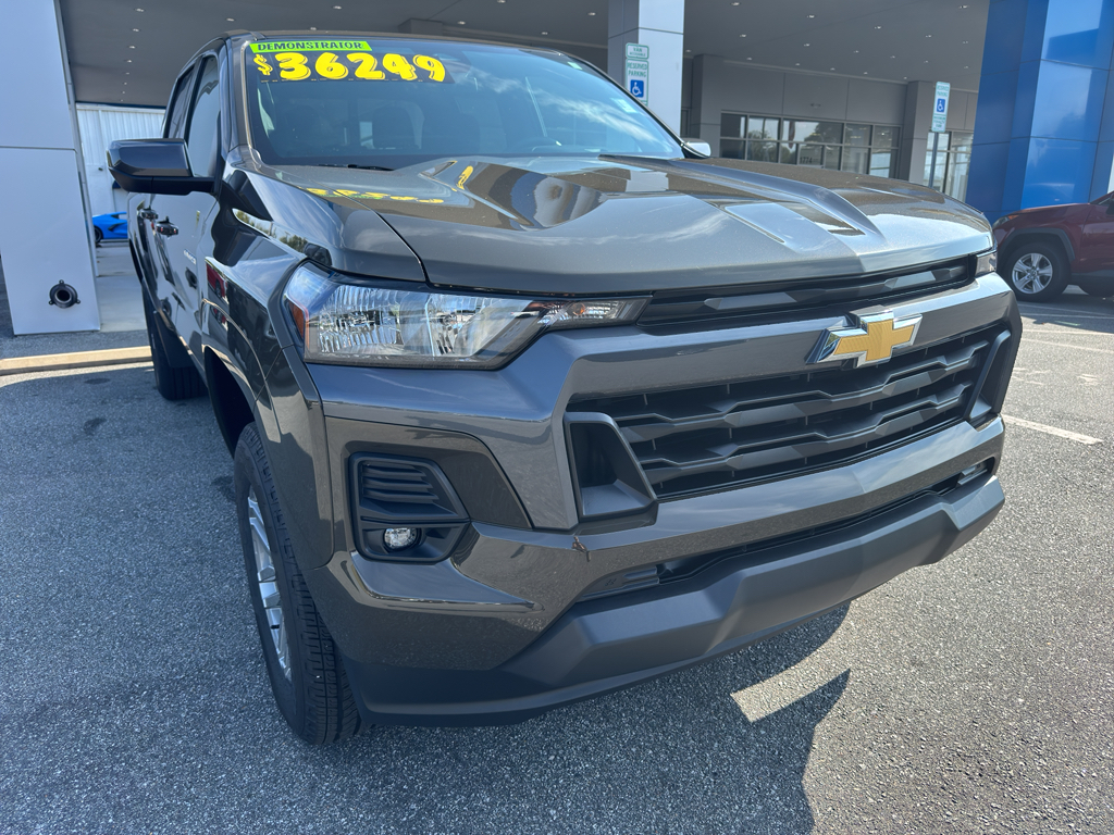 2024 Chevrolet Colorado LT photo 2