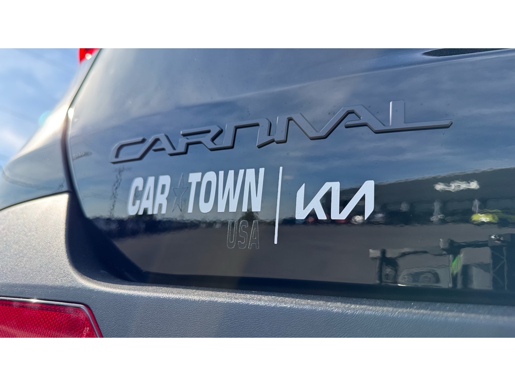 2026 Kia Carnival SX Prestige photo 4