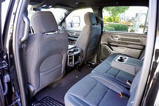 New 2025 Diamond Black Crystal Pearl-Coat Exterior Paint RAM Big Horn/Lone Star image 22