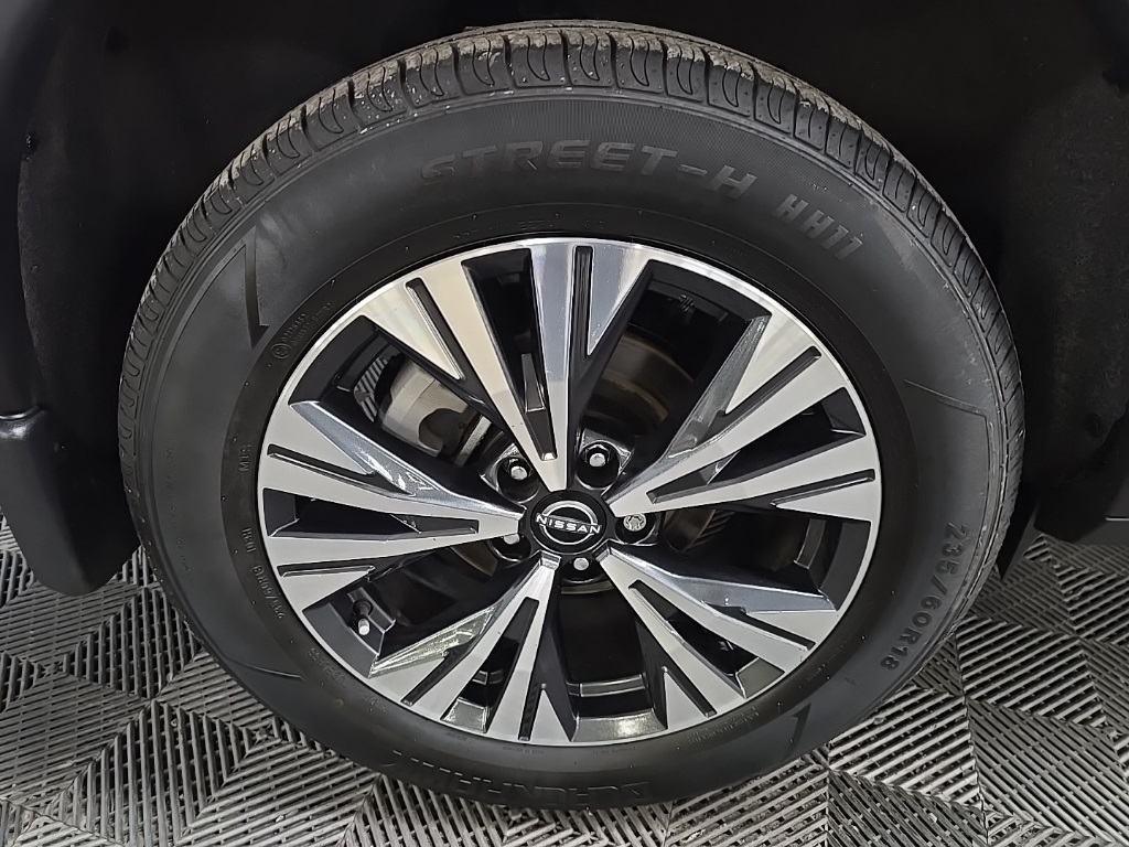 2023 Nissan Rogue SV photo 13