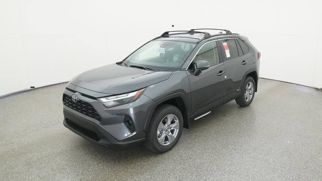 2025 Toyota RAV4 XLE's photo