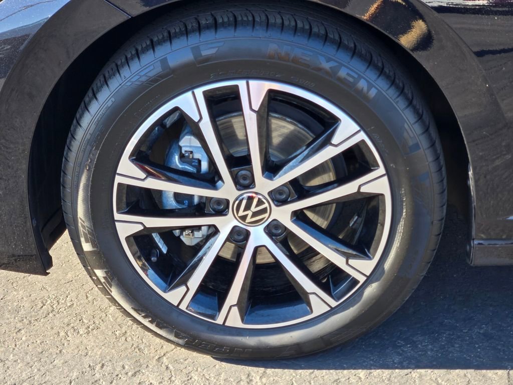 2024 Volkswagen Jetta Sport photo 8