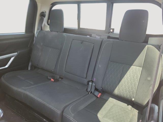 2017 Nissan Titan SV photo 13