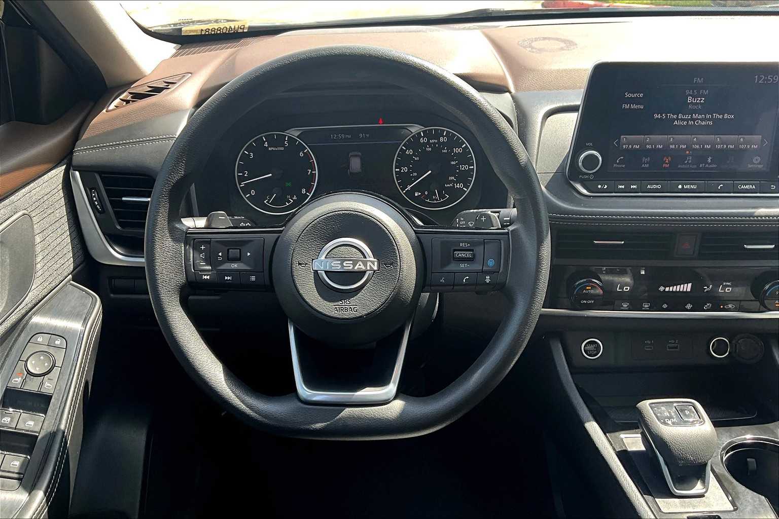 2023 Nissan Rogue SV photo 5