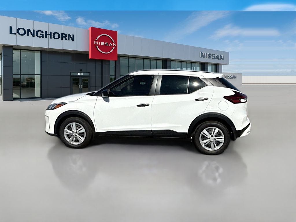 2025 Nissan Kicks Play S photo 4