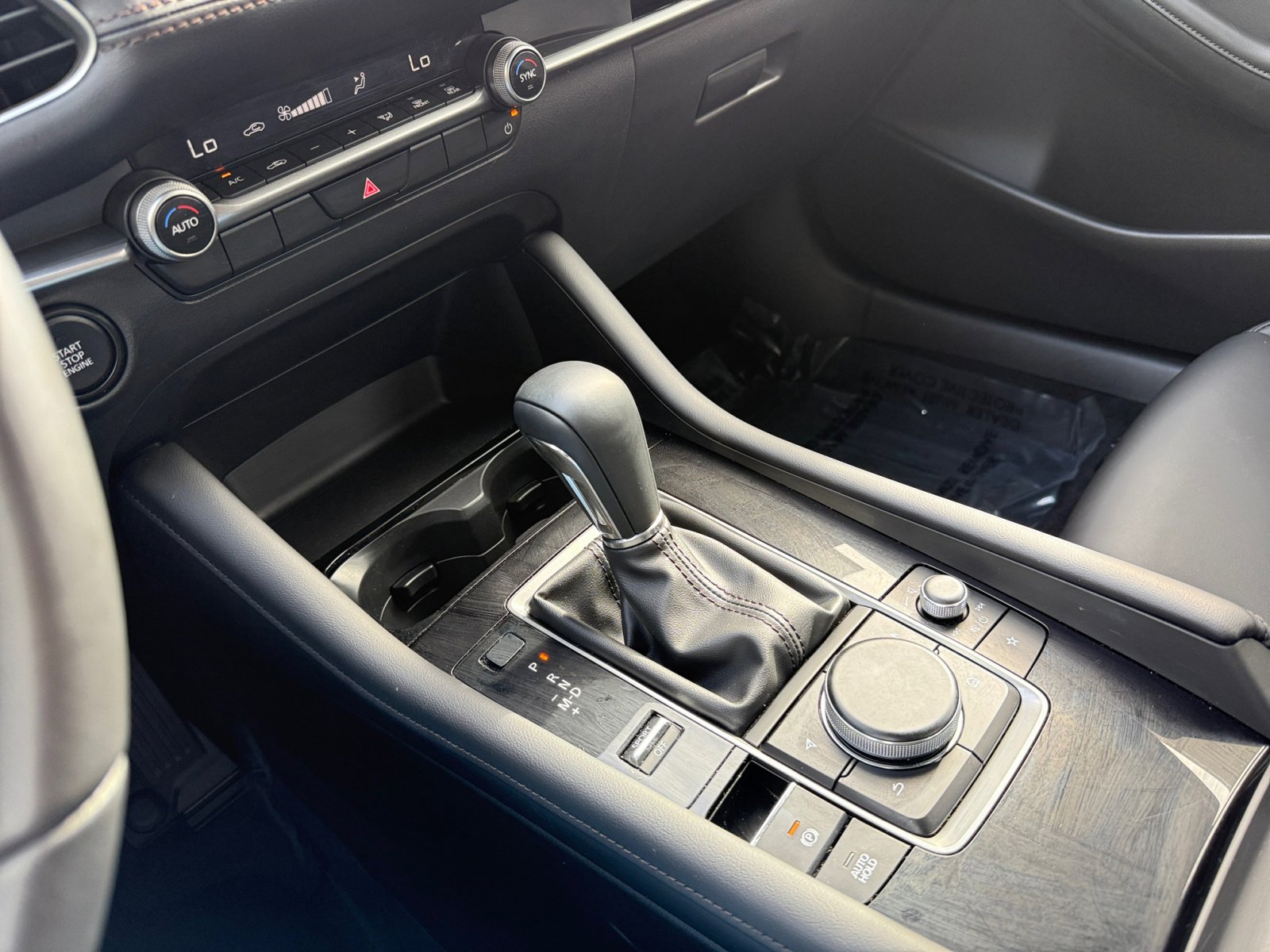2025 Mazda Mazda3 2.5 Select Sport photo 13