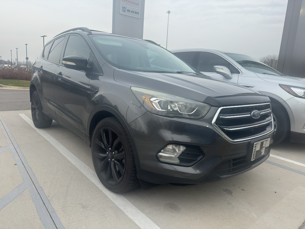 2017 Ford Escape Titanium photo 2