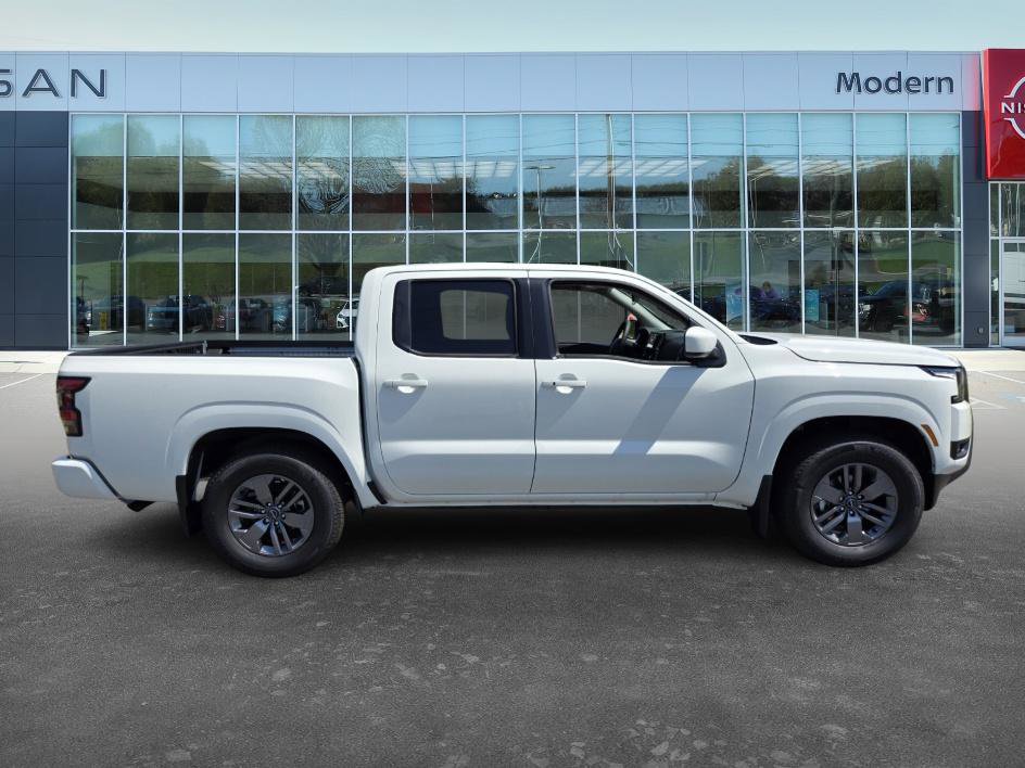 2025 Nissan Frontier Crew Cab SV photo 4