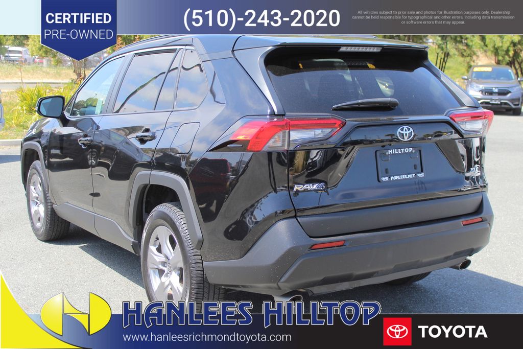 2023 Toyota RAV4 XLE photo 3