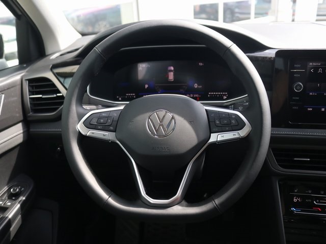 2025 Volkswagen Taos SE photo 11