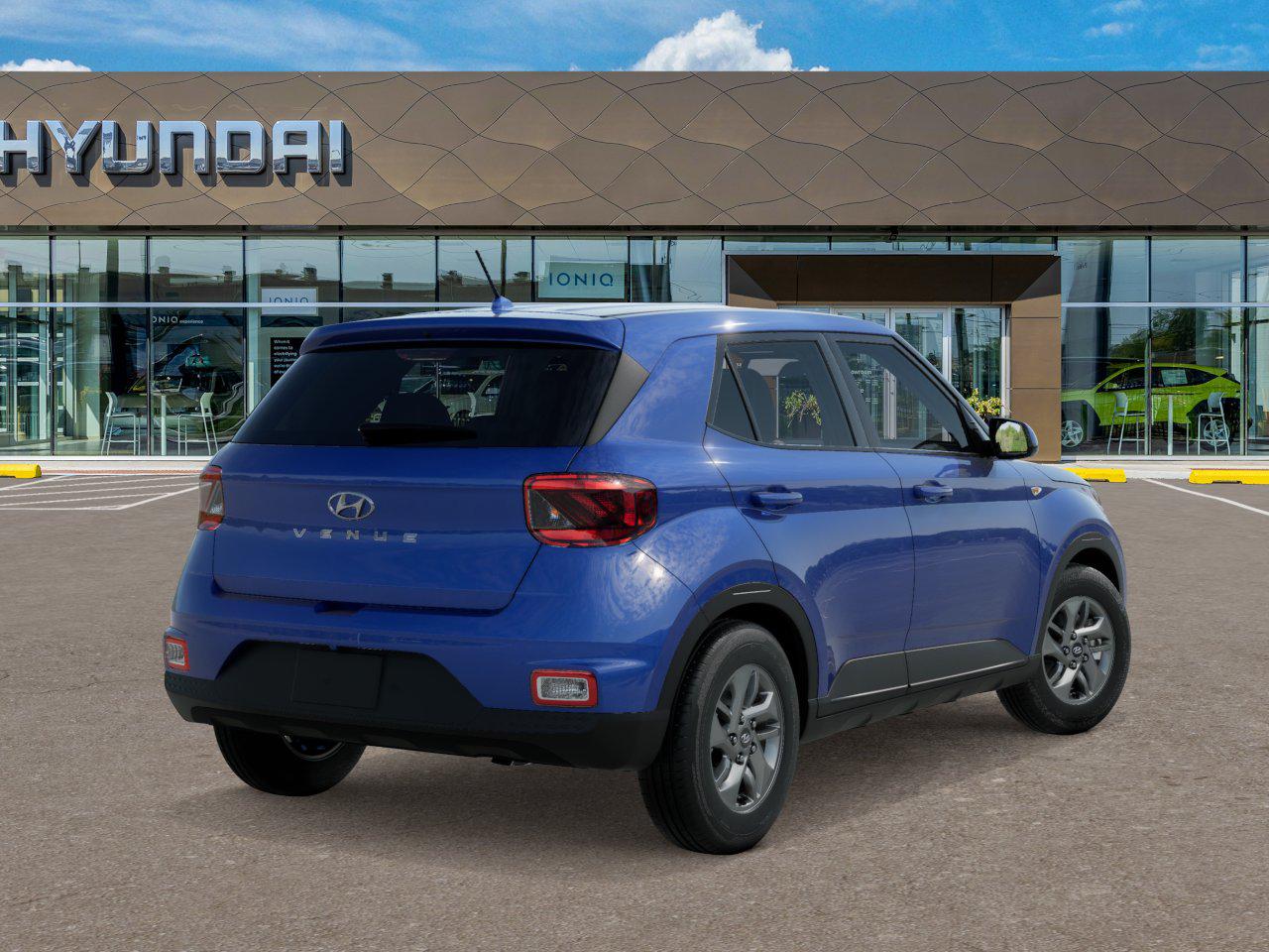 2025 Hyundai Venue SE photo 2