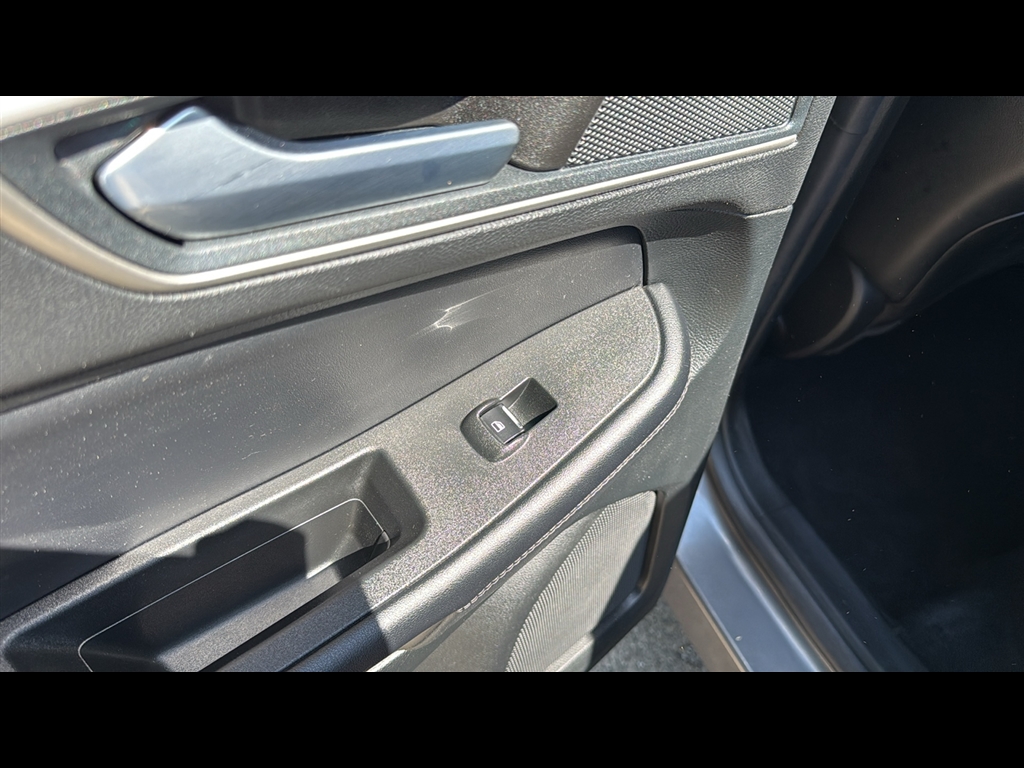 2023 Ford Edge SEL photo 21