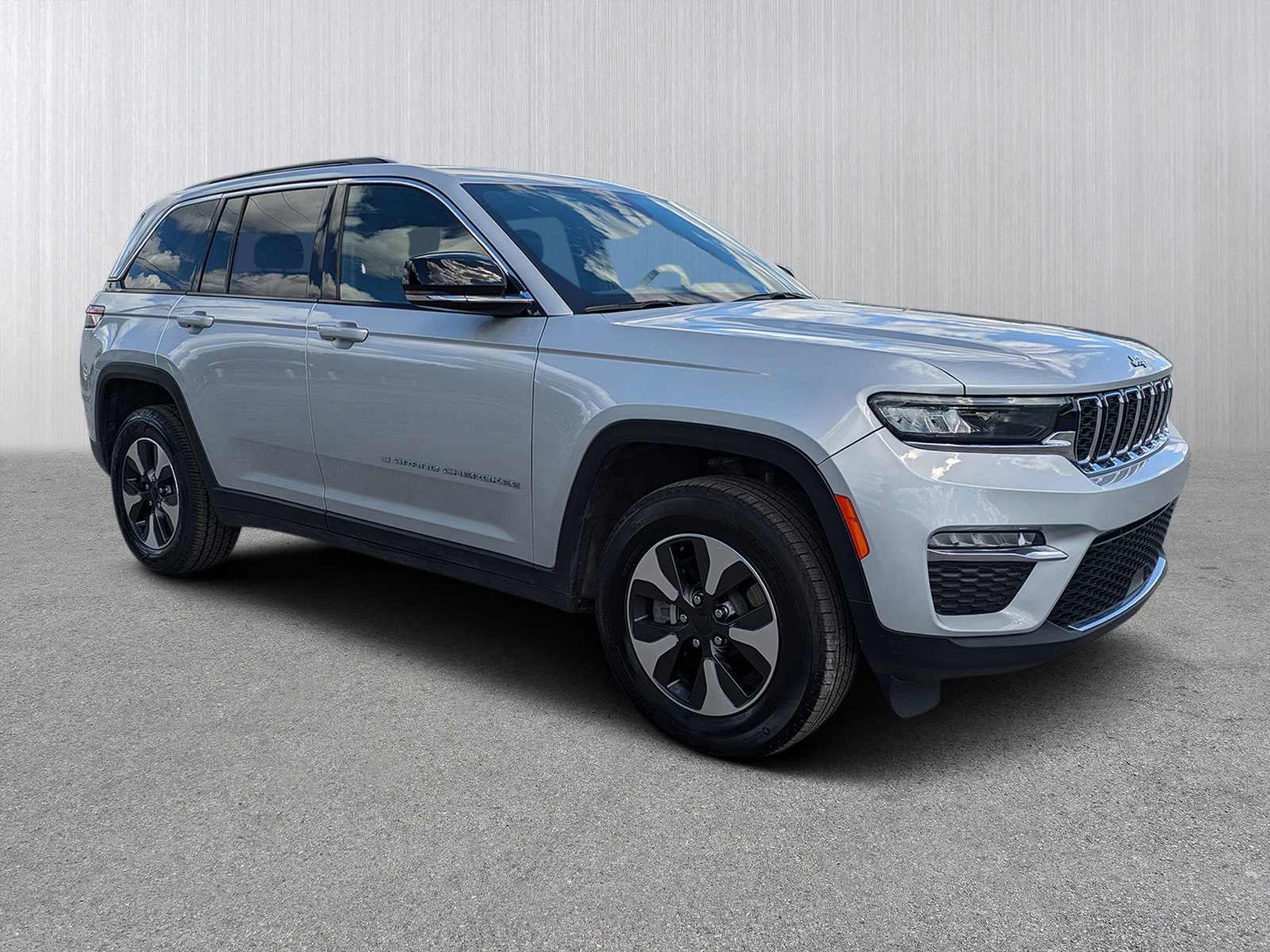 2024 Jeep Grand Cherokee 4xe's photo