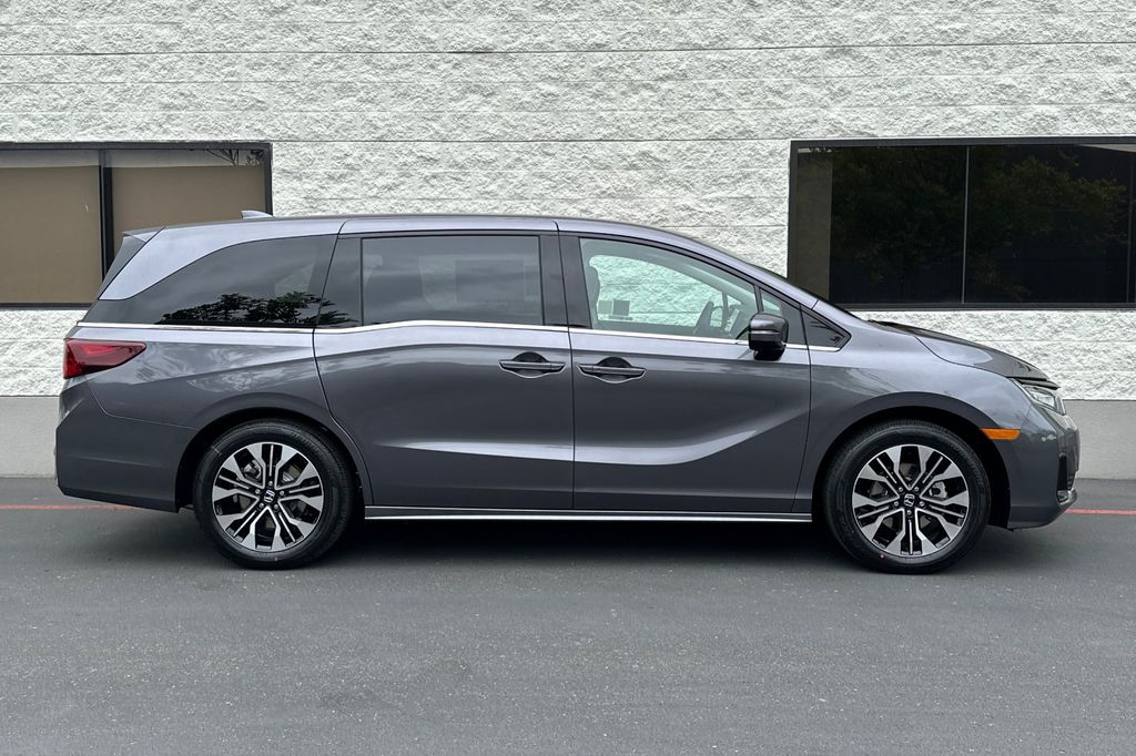 2026 Honda Odyssey Elite photo 2