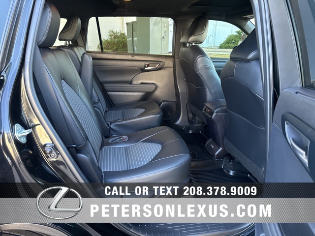 2023 Toyota Highlander L photo 19