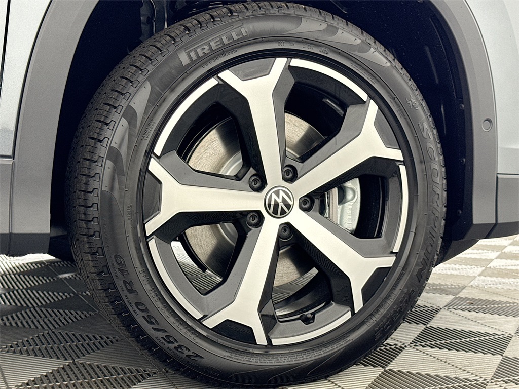2025 Volkswagen Tiguan SE photo 22