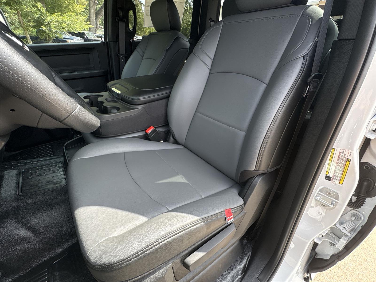 2026 Ram 3500 Tradesman photo 14