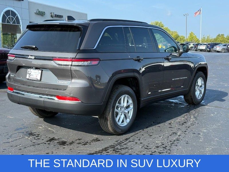 2025 Jeep Grand Cherokee Laredo X photo 3