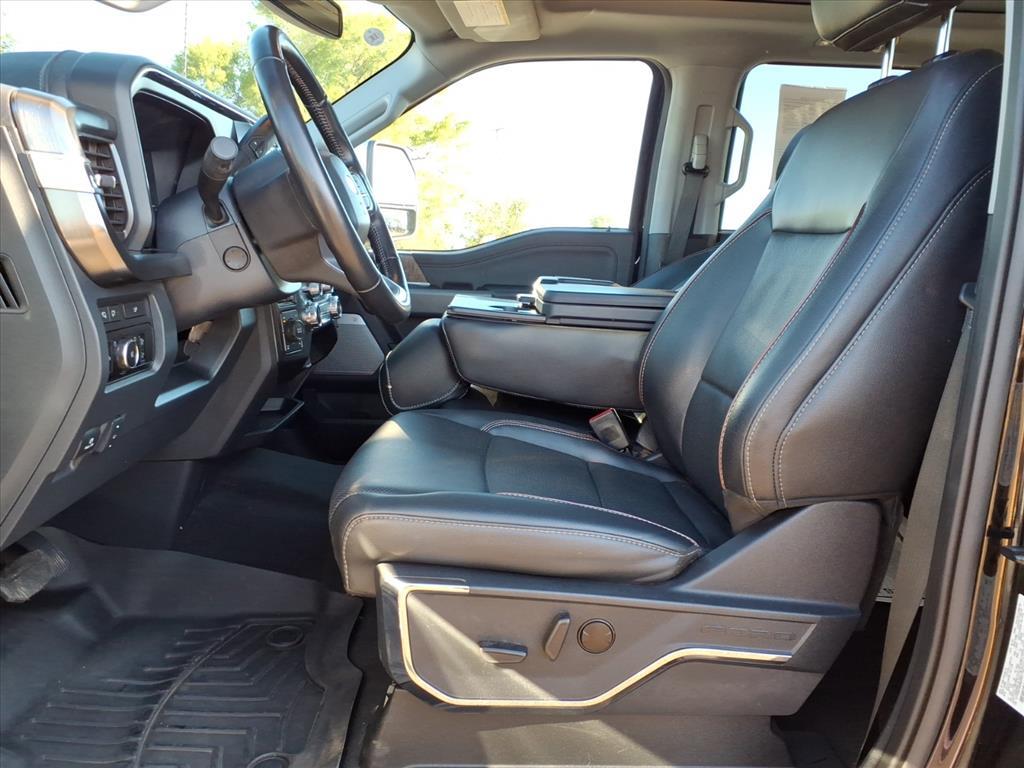 2023 Ford F-350 Lariat photo 3