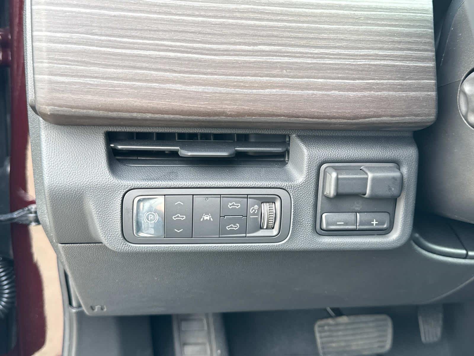 2025 Gmc Sierra EV Denali photo 12