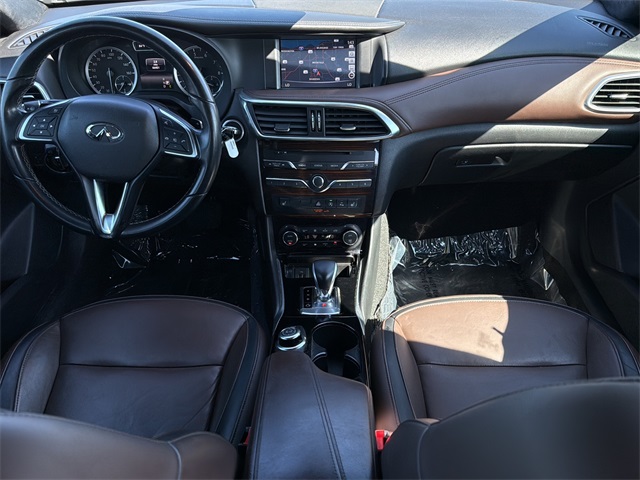 2018 Infiniti QX30 Premium photo 12