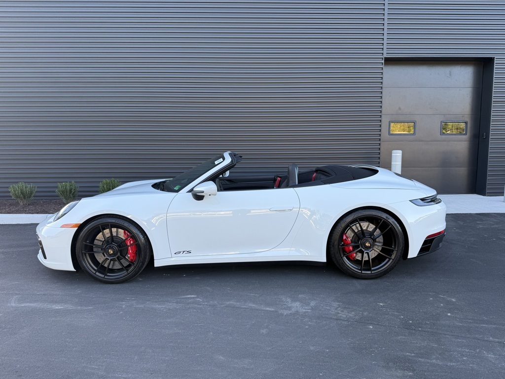 2023 Porsche 911 GTS photo 2