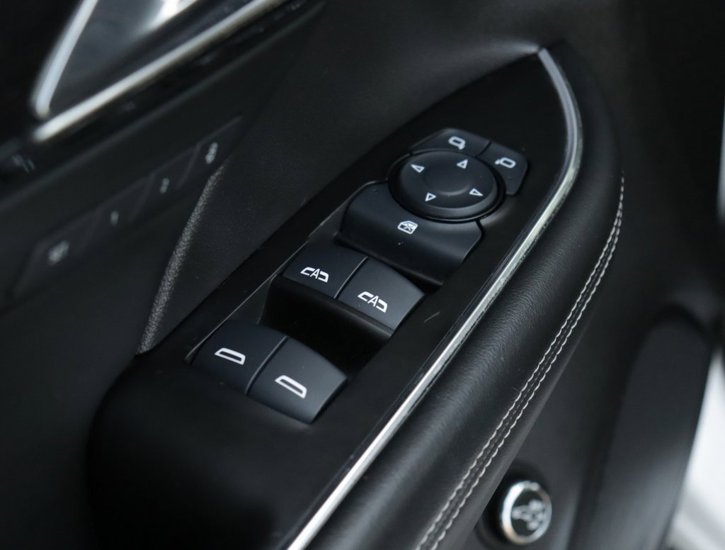 Used 2022 Summit White Buick Essence image 25