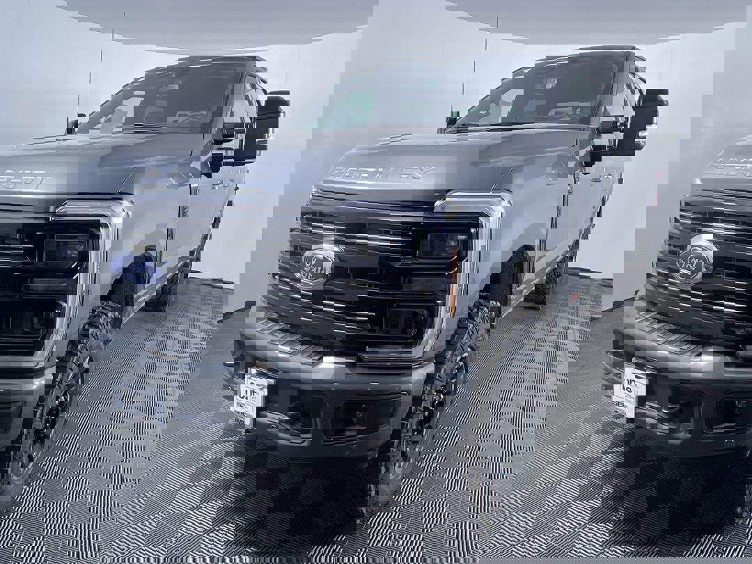 2025 Ford F-350 Platinum photo 3