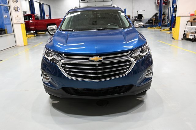 2021 Chevrolet Equinox Premier photo 2