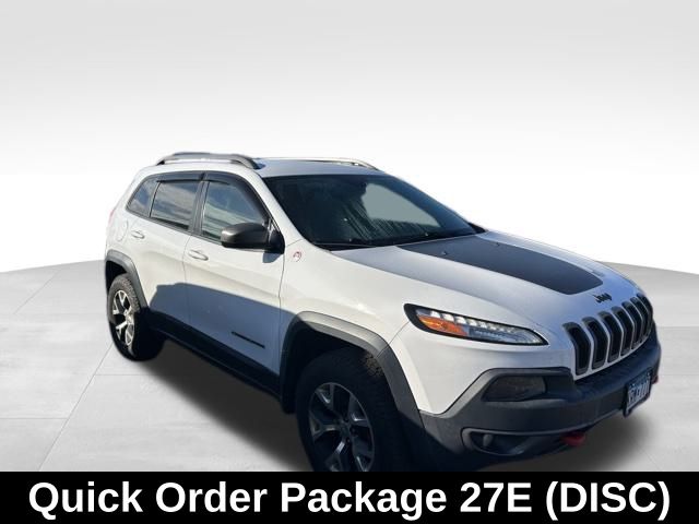 2017 Jeep Cherokee Trailhawk photo 2