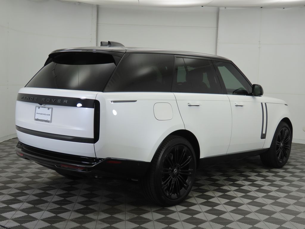 2025 Land Rover Range Rover SE photo 2