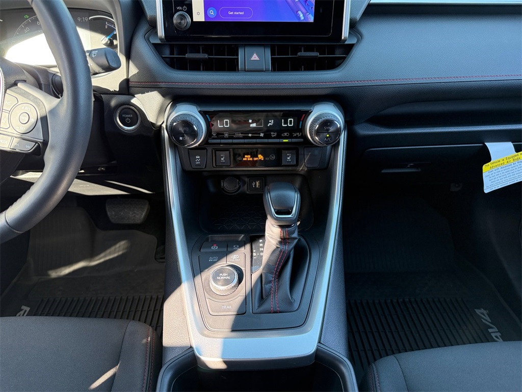2024 Toyota RAV4 Prime SE photo 12