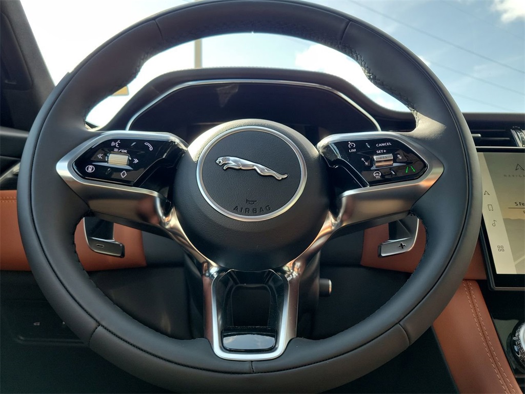 2026 Jaguar F-PACE P400 R-Dynamic S photo 23