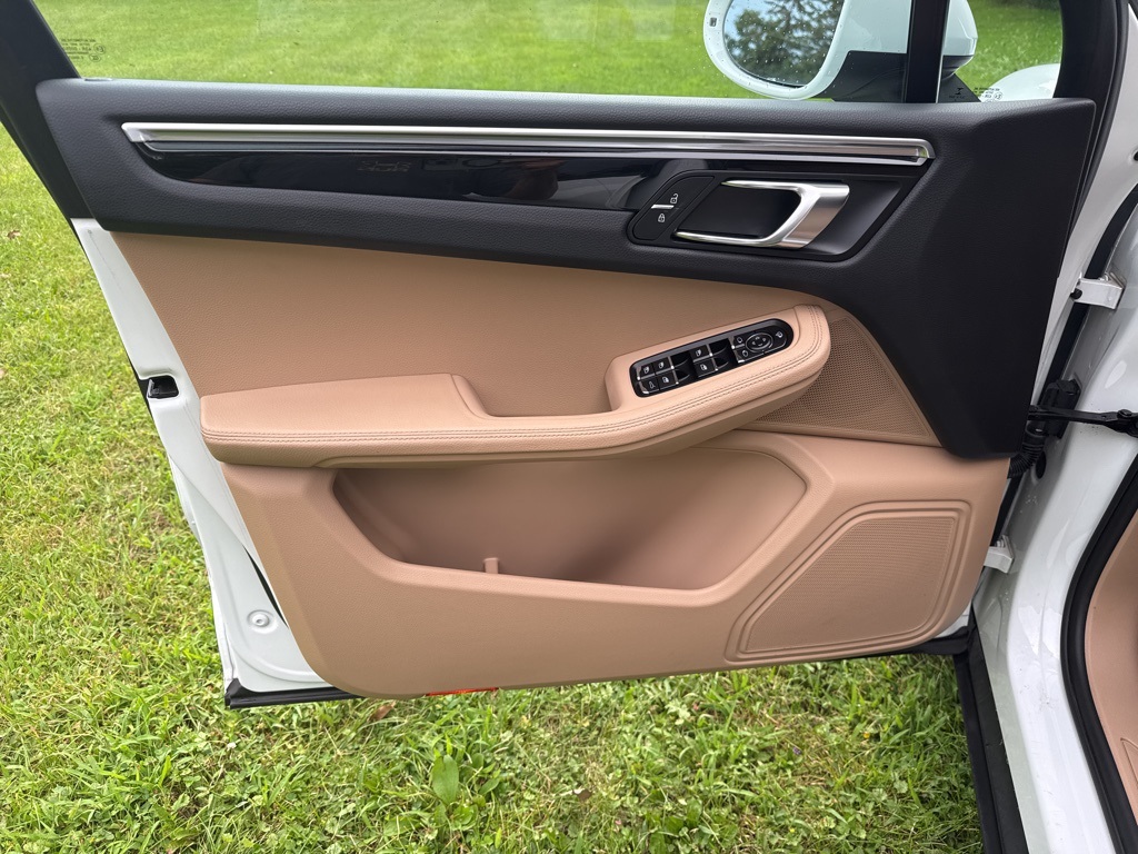 2019 Porsche Macan Base photo 15