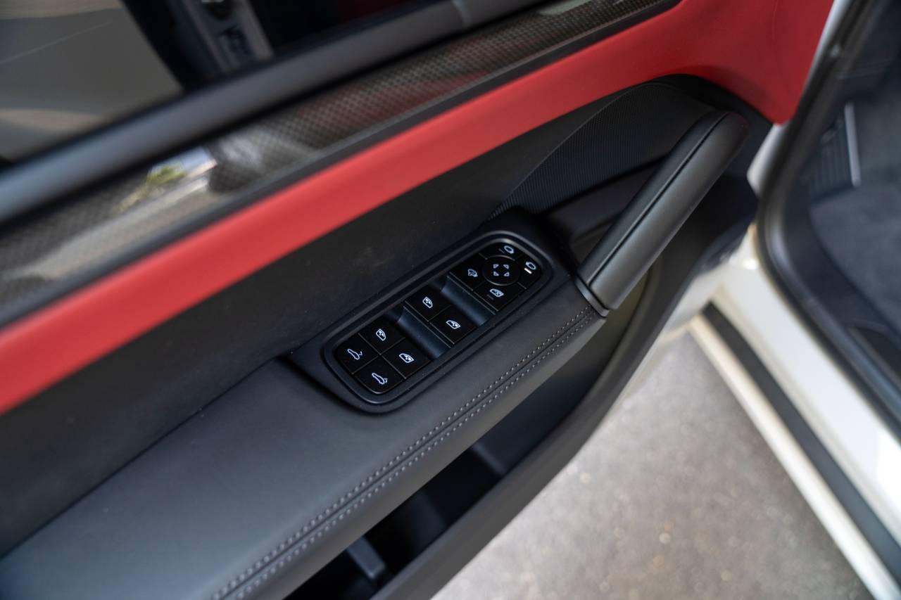 2025 Porsche Cayenne GTS photo 27