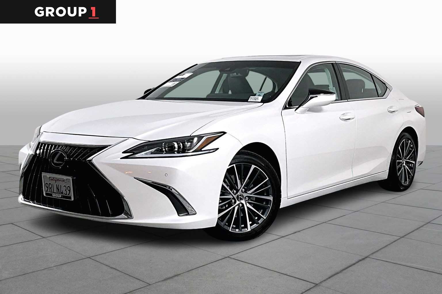 2025 Lexus ES 350's photo