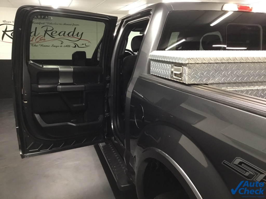 2017 Ford F-150 XLT photo 30