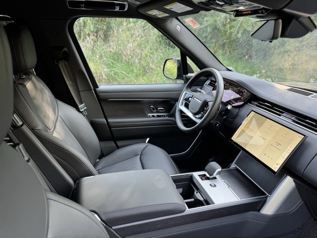2025 Land Rover Range Rover SE photo 25