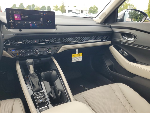 2025 Honda Accord Hybrid Touring photo 8