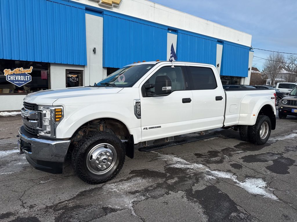 2018 Ford F-350 Super Duty XLT's photo