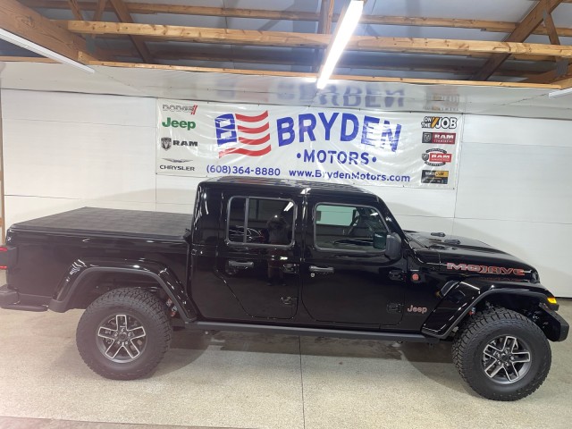 2026 Jeep Gladiator Mojave X's photo