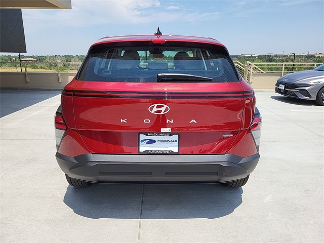 2024 Hyundai Kona SE photo 4